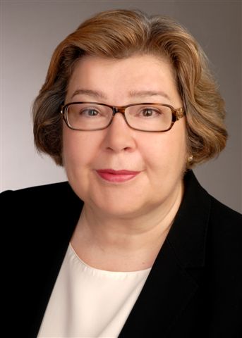 Frau Rosa-Maria Krämer, Rechtsanwältin für Finanzen, Freie Autorin